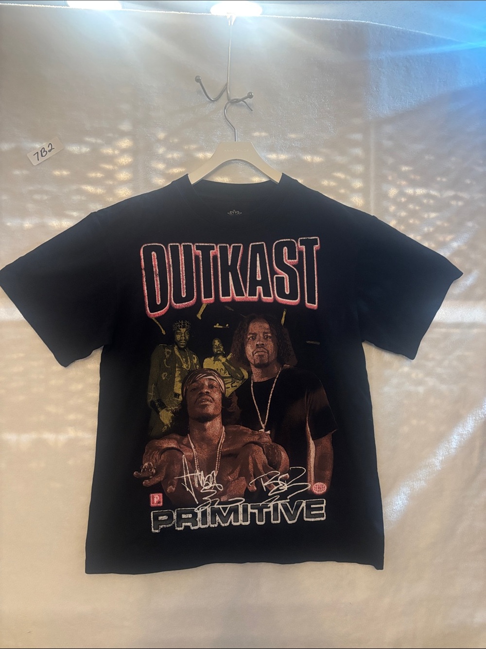 Outkast medium tee